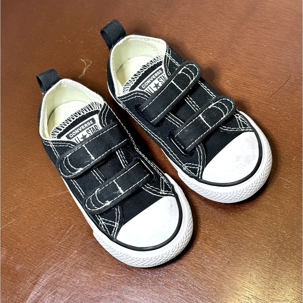 NEW, Never worn Toddler Sz 7 Converse
